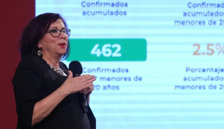 Renuncia jefa de vacunación en México