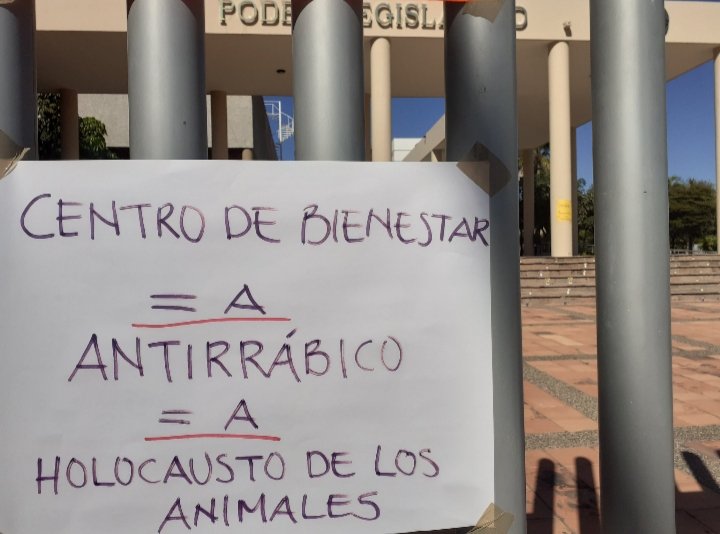 Bloquean Congreso para evitar ‘Holocausto Animal’
