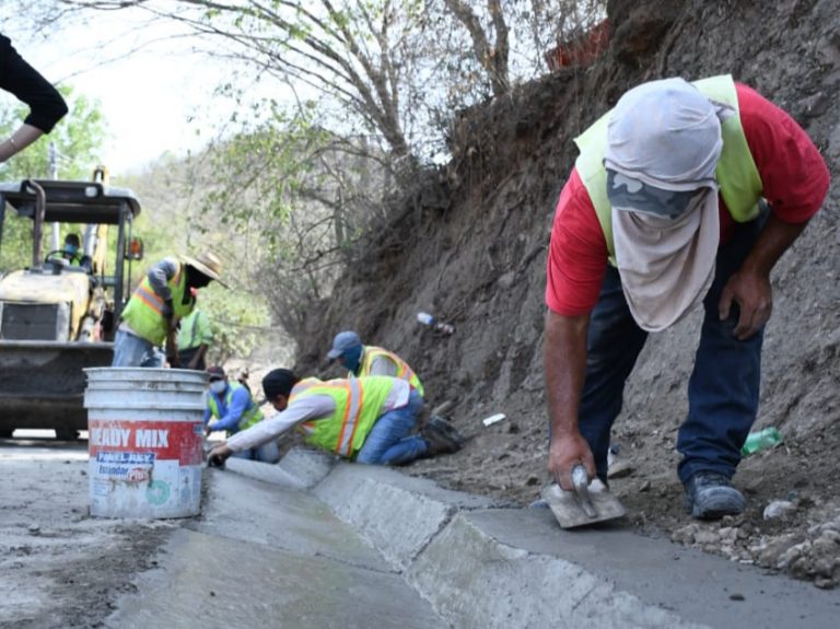 Va Estrada a Sanalona por obras listas y otras en proceso