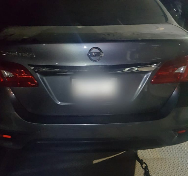 Le decomisan arma, auto y dinero; él huyó en Terranova