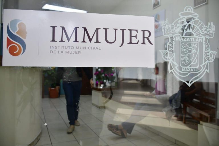 Viven en casas de madera, lámina y plástico; solicitan donar cobijas