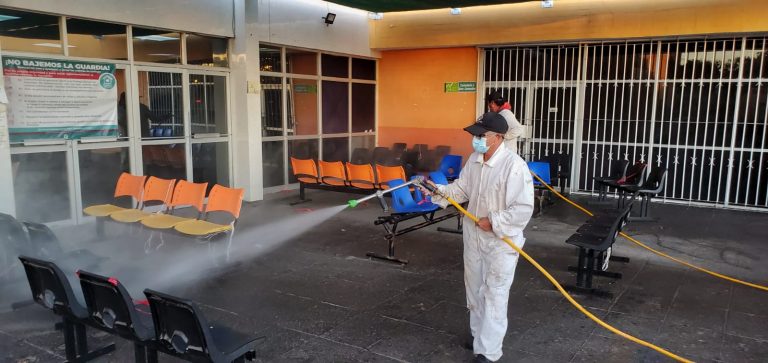 Sanitiza Navolato hospitales por repunte de COVID-19