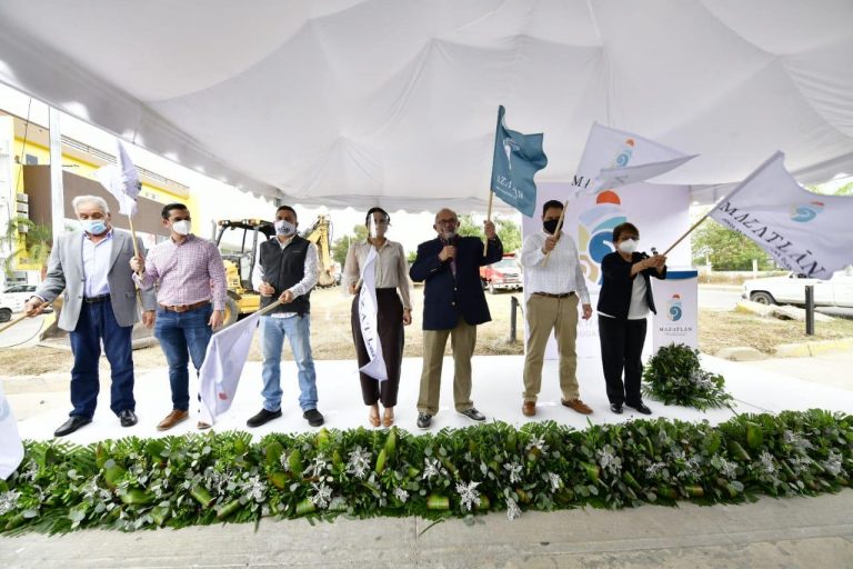 Dan banderazo de arranque para construcción de ciclovía La Marina