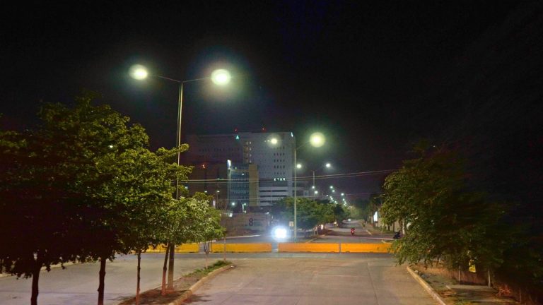 Da Culiacán por instalada meta de 7 mil lámparas led