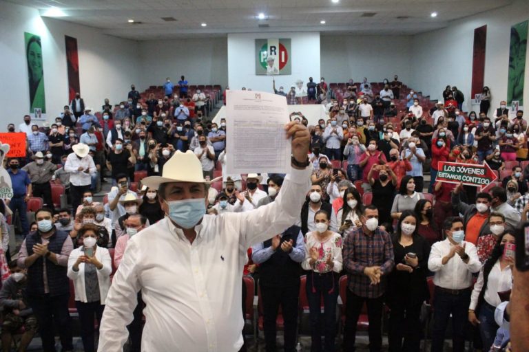 Abandera Zamora a Faustino Hernández por Culiacán