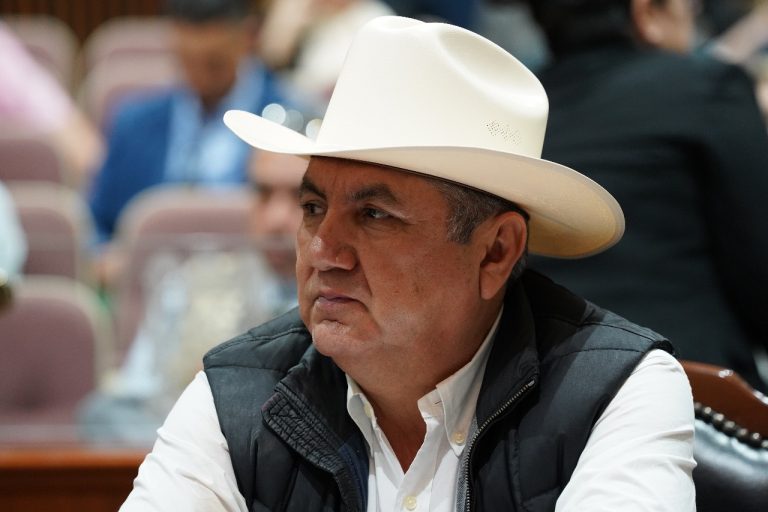 ¡Se va el primero! Diputado busca la federal