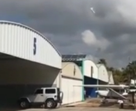 La avioneta cayó ‘en picada’