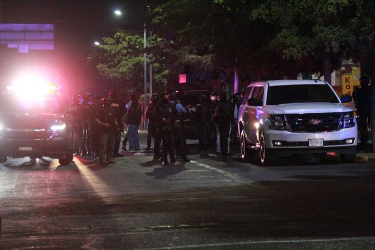 Atacan convoy de la FGR en Culiacán
