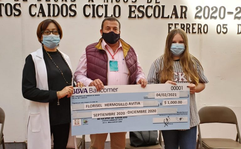 Promete alcalde a viudas de policías no más retrasos en becas