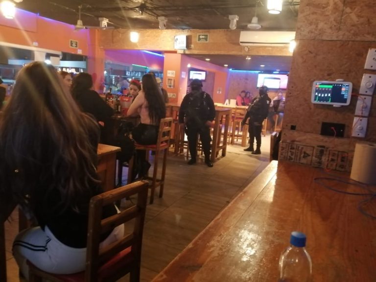 Aplican 19 multas y una clausura a negocios en Culiacán