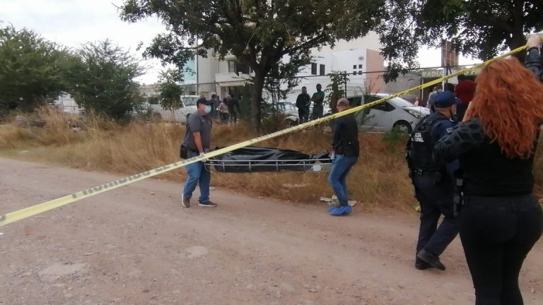 Lo hallan muerto a golpes en las vías del tren, cerca de Palacio