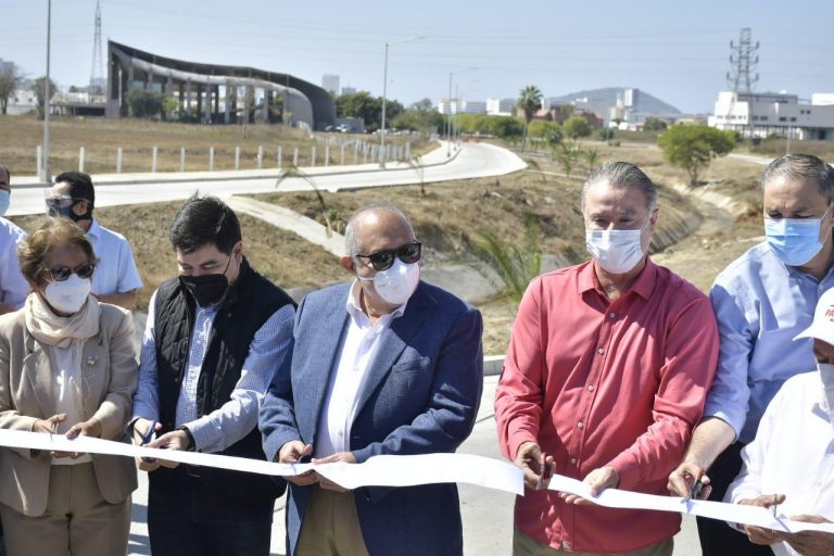 Inauguran Quirino Ordaz y el ‘Químico’ Benitez la Avenida Paseo Atlántico