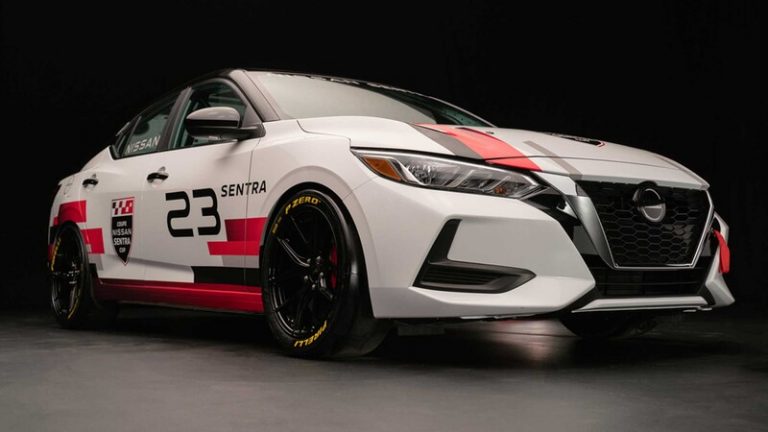Nissan Sentra se transforma en un auto de carreras