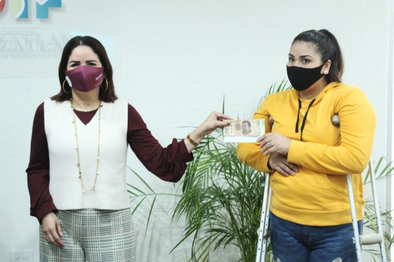 Inician entrega de $450 mil a discapacitados y ancianos