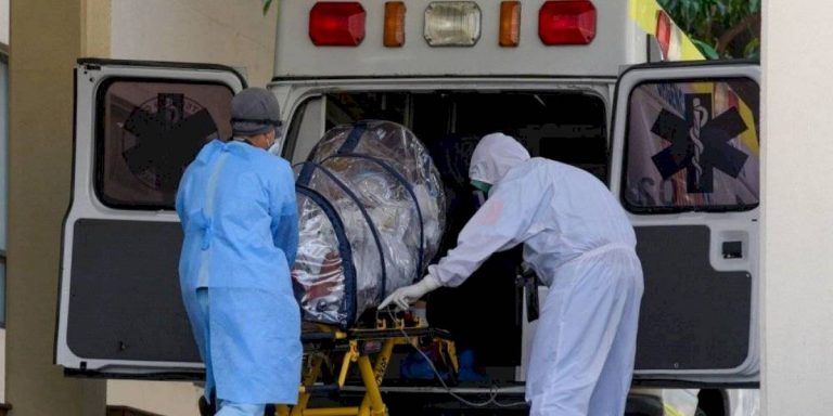 Registra México mil 323 nuevos decesos por COVID-19