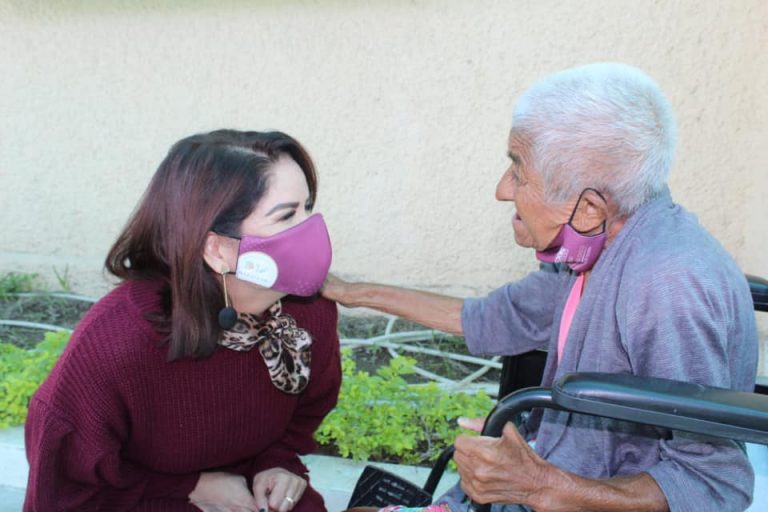 Abre Mazatlán 13 centros de registro para vacuna COVID