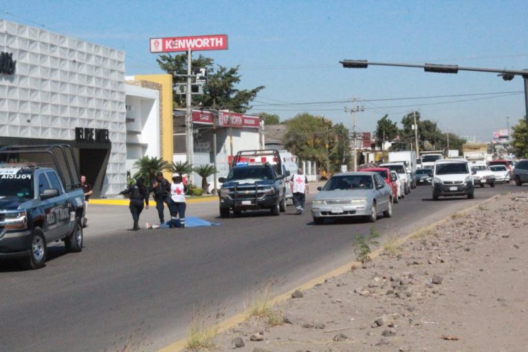 Lo atropella camión de carga sobre la Heroico Colegio Militar
