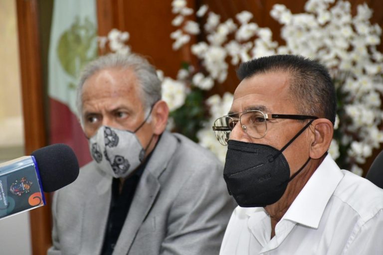 No hace falta título profesional para servir al pueblo: alcalde