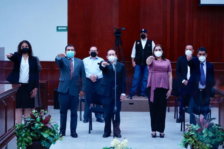 Rinden protesta 5 diputados suplentes