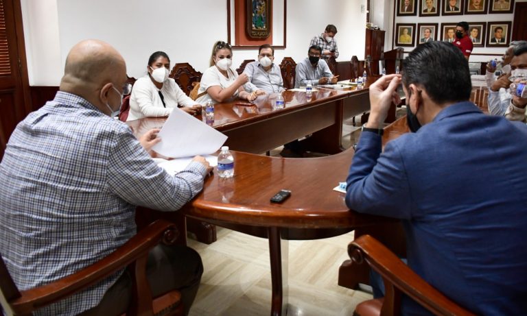 Se sientan antorchistas y Ayuntamiento por demanda de servicios