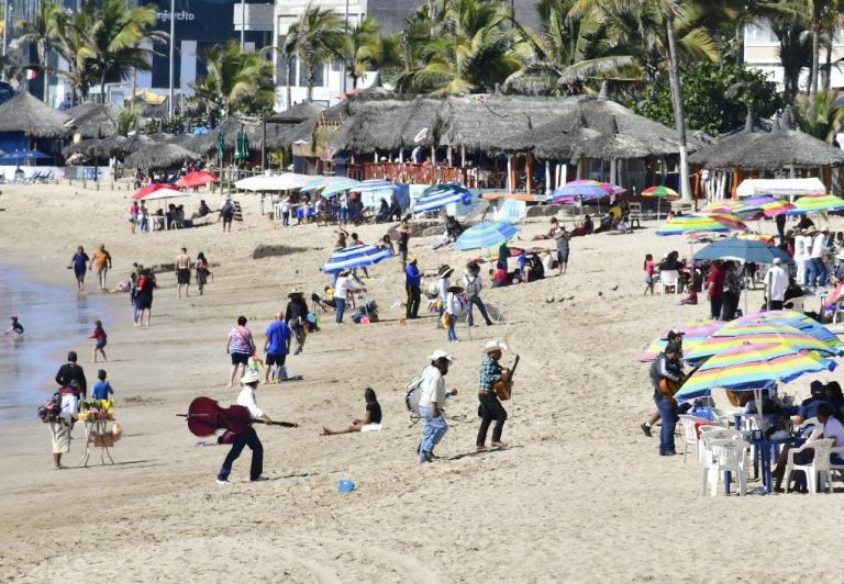 Anticipa Mazatlán cierre temporal de playas