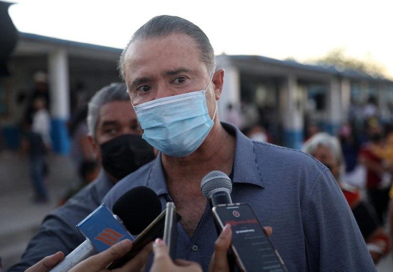 En 10 días vacunas para Culiacán: gobernador