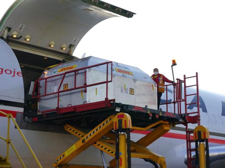 Llegan a México 667.8 mil nuevas vacunas Pfizer