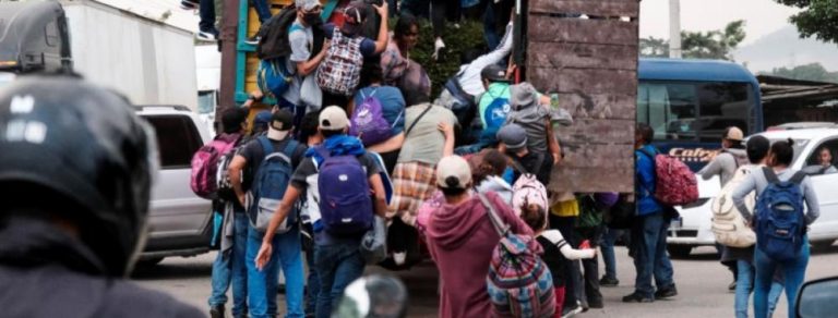 Se desplaza nueva caravana migrante de Honduras a EU