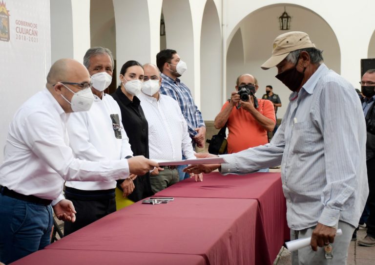 Otorgan con ‘Papelito Habla’ 163 títulos de propiedad