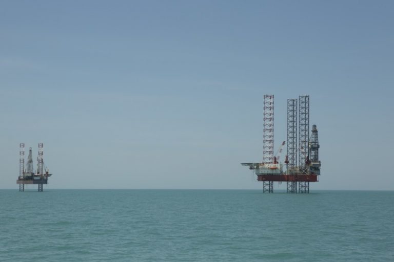 Prepara ahora AMLO reforma a la ley de hidrocarburos