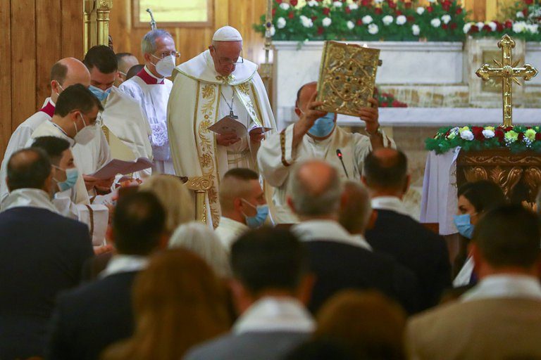 Celebra Papa su primera misa en Irak