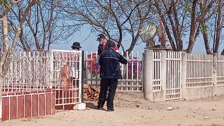 Estaba envuelto en una cobija y con huellas de tortura