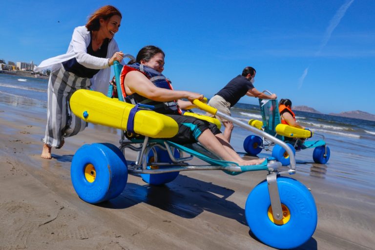 Activa DIF Sinaloa sillas anfibias para discapacitados