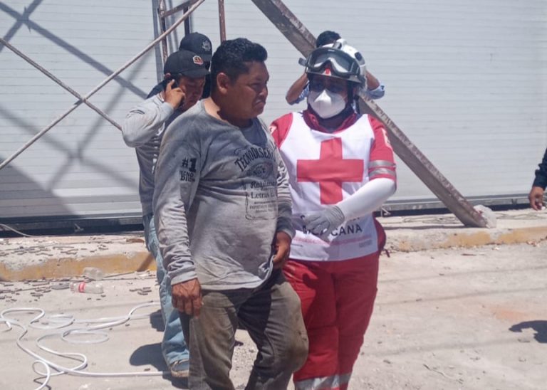 Sale con lesiones leves tras recibir descarga eléctrica