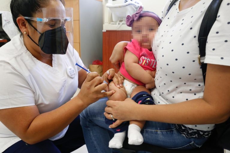 DIF Sinaloa se suma a jornada de vacunación contra sarampión