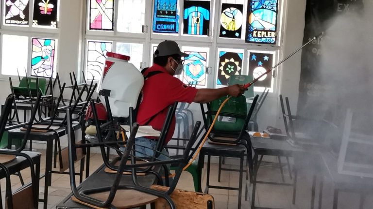 Sanitiza Culiacán centro de vacunación COVID-19