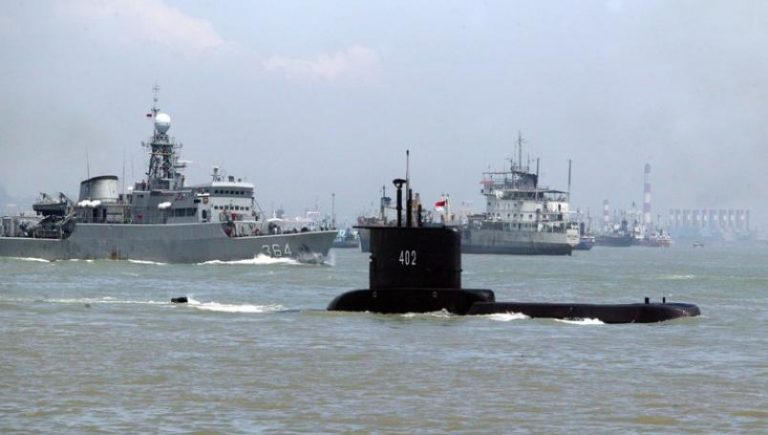 Indonesia declara pérdida de submarino con 53 tripulantes