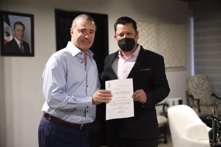 Renuncia Evelio Plata a Pesca; hay nuevo secretario