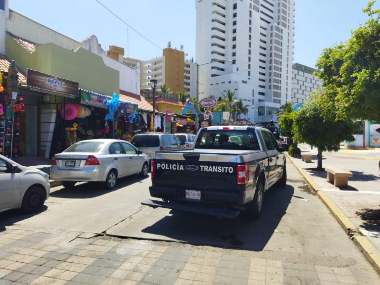 Ven en Zona Dorada baja en robos