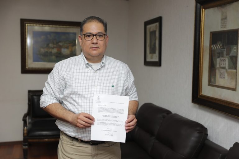 Nueva renuncia a Quirino, se va Álvaro Ruelas