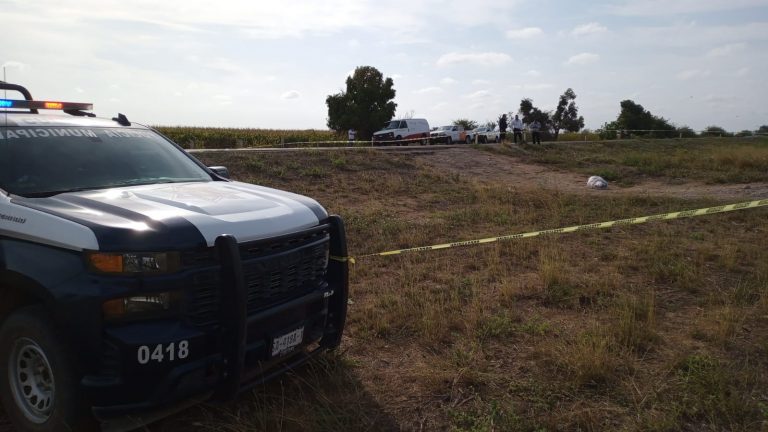 Estaba envuelto en una cobija y con un mensaje