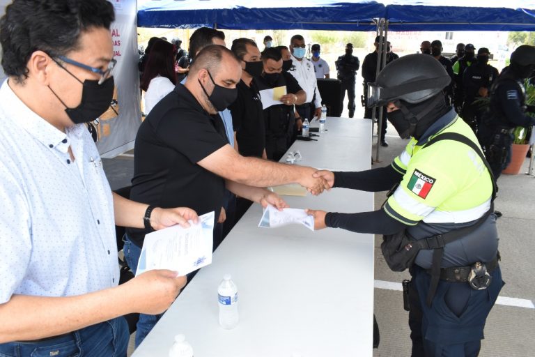 Reconoce Mazatlán a policías ejemplares