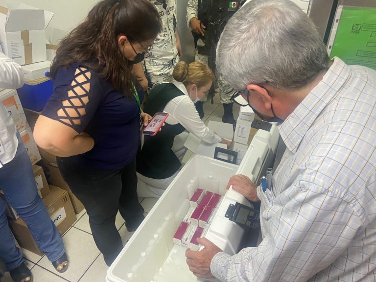 Llegan a Sinaloa 176 mil 700 dosis de vacuna