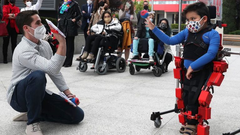 Listo el primer exoesqueleto infantil
