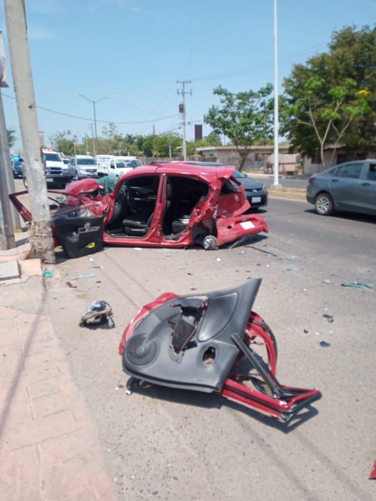 Resultan 3 lesionados por accidente en El Barrio
