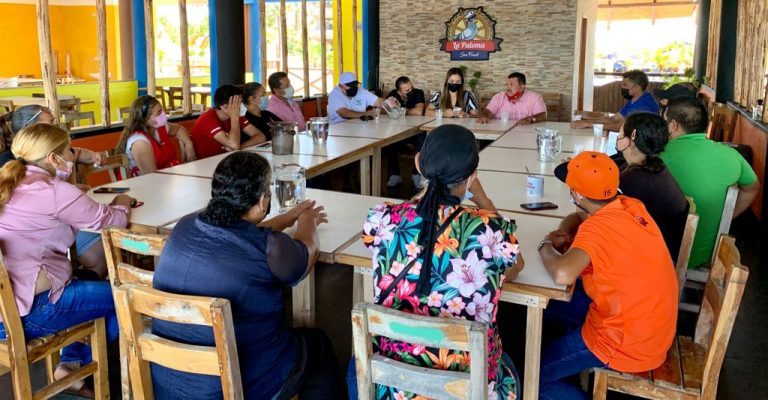 Acuerdan restauranteros y Eliazar Gutiérrez apoyo a Altata