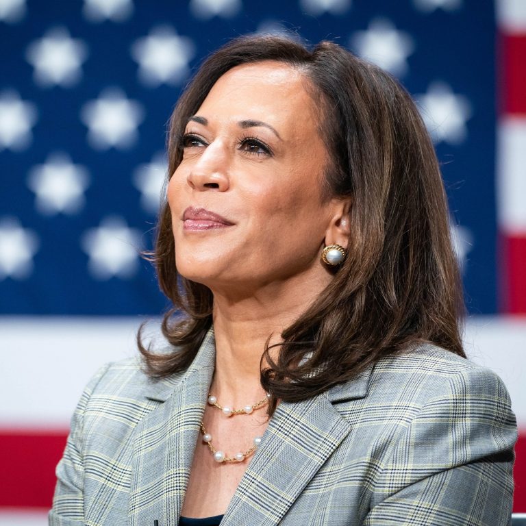 Confirma AMLO visita de Kamala Harris a México