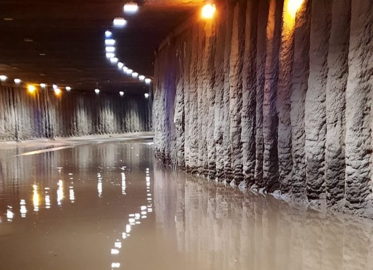 Se inunda paso deprimido del Valle por robo de cable