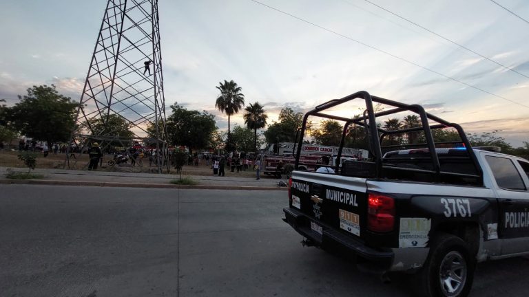 Se subió a torre de CFE; andaba presuntamente ebria