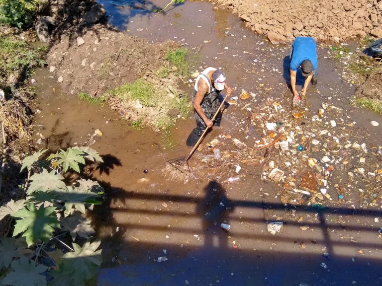 Exhortan a evitar basura en calles ante colapso de drenajes